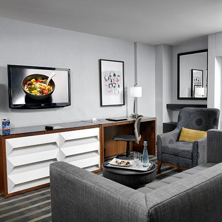 Hotel Arts YYC Екстериор снимка