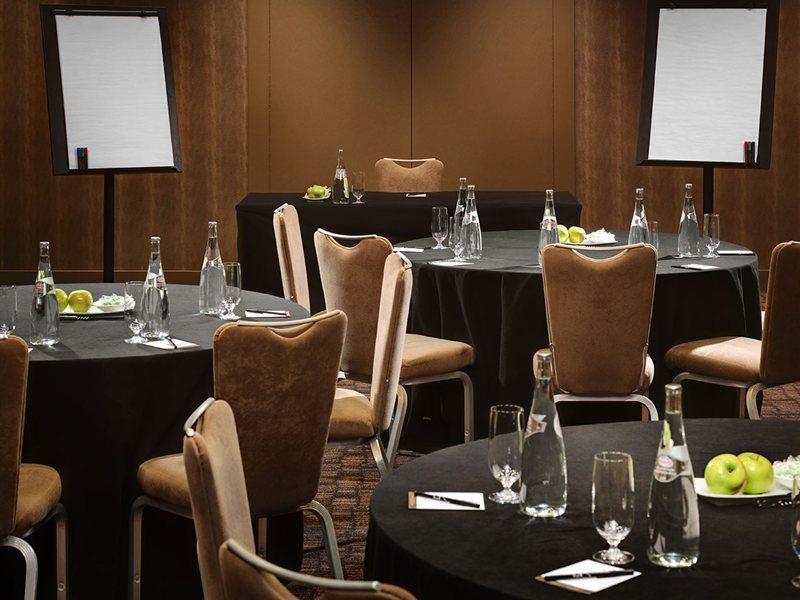 Hotel Arts YYC Екстериор снимка